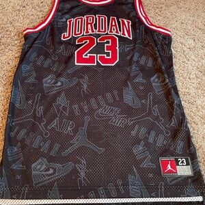 Jordan White, Black & Red Mesh Jersey Detail